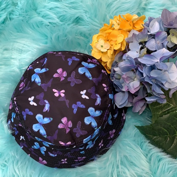 NEW! Butterfly Bucket Hat - Picture 2 of 6